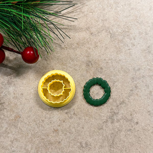 1 in Christmas Wreath Clay Cutter