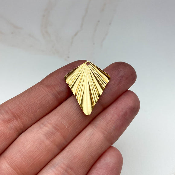 20 x 25mm Brass Wing Charms