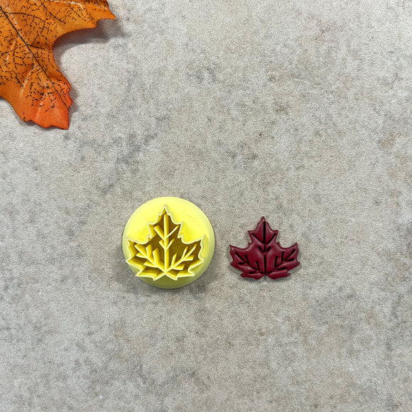 1 in Embossed Maple Leaf Clay Cutter